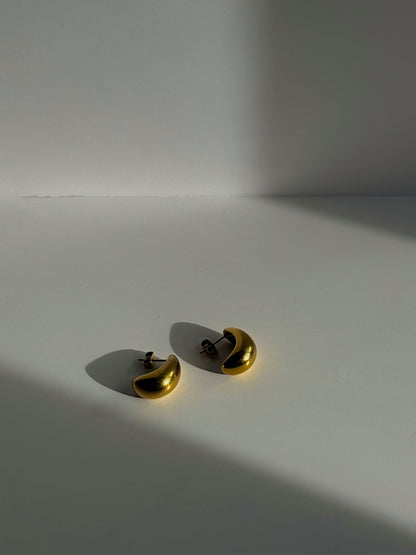 The Lunar Drops